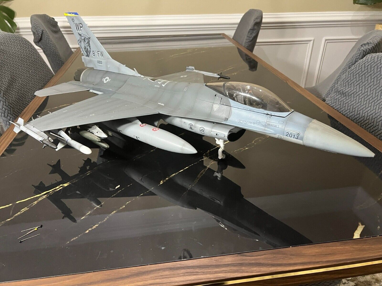 elite force 1/18 f-16 Falcon Rare Collectable Model plane